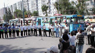 церемония у Роддома на ул.Чуйкова