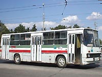 маршрут 84, ул.Копылова, 07.2002 (в цветах татарстанского флага)