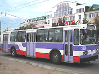 ЗИУ-682В из депо №2 - фиолетово-красные